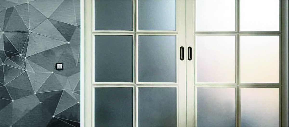 Стеклянные двери и перегородки